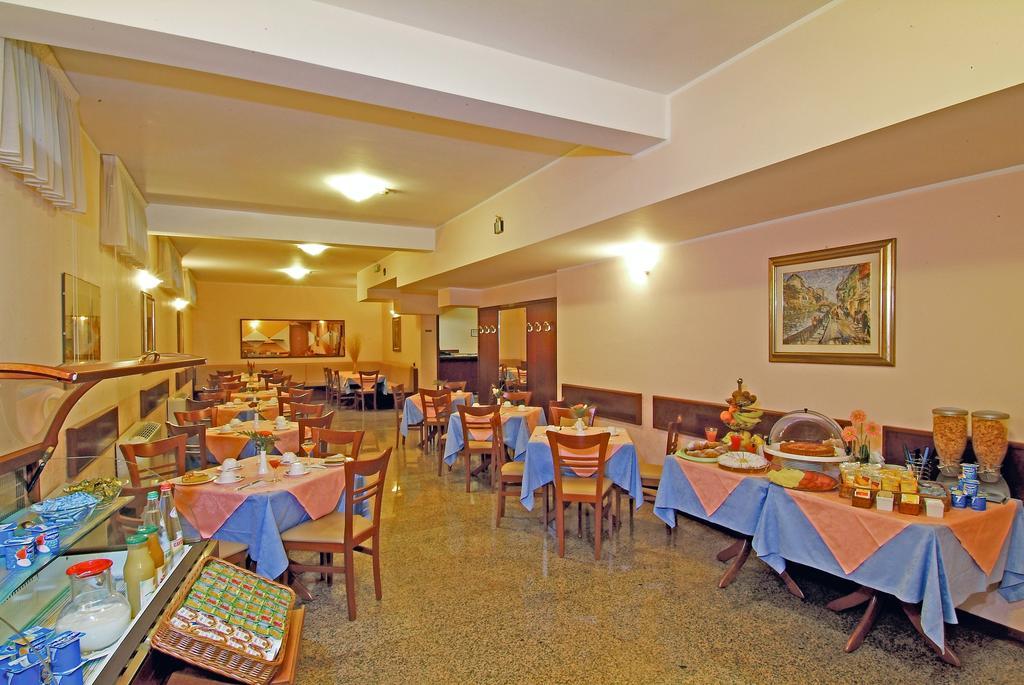 Hotel Majestic San Giuliano Milanese Restaurante foto